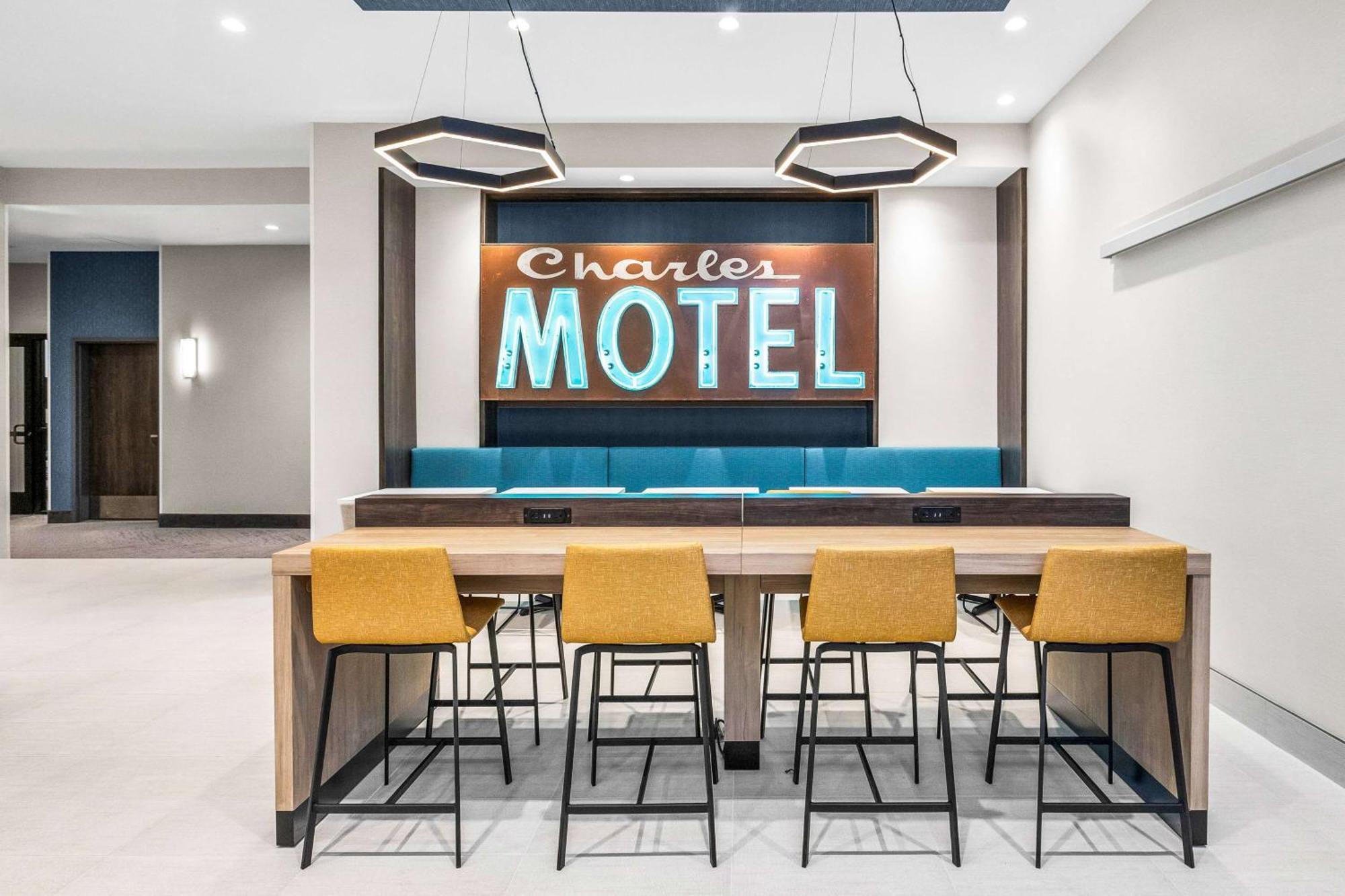 La Quinta Inn & Suites By Wyndham San Jose Airport-Downtown 외부 사진