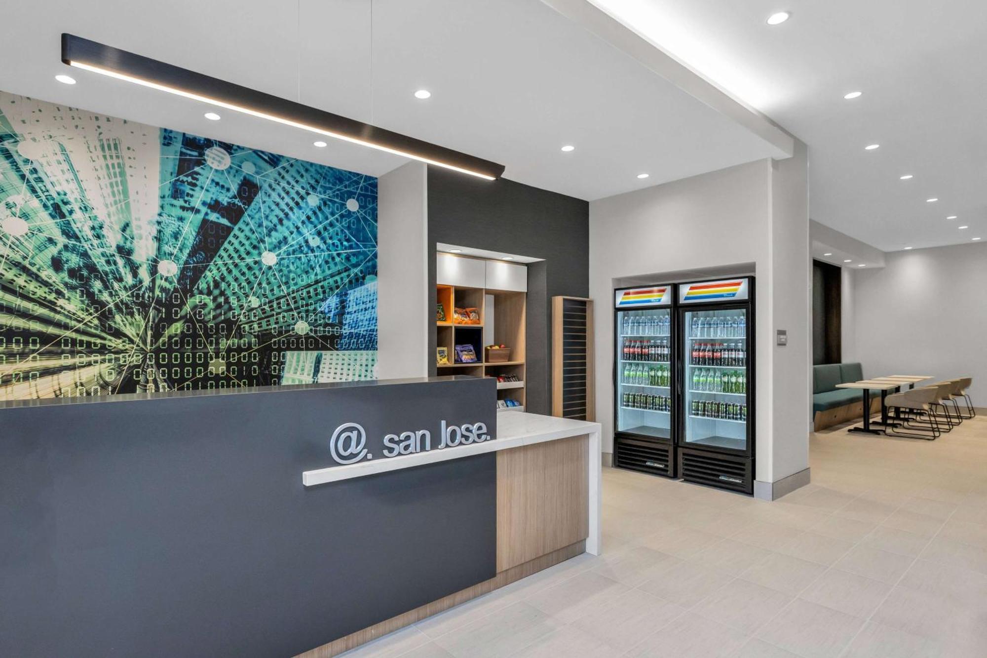 La Quinta Inn & Suites By Wyndham San Jose Airport-Downtown 외부 사진